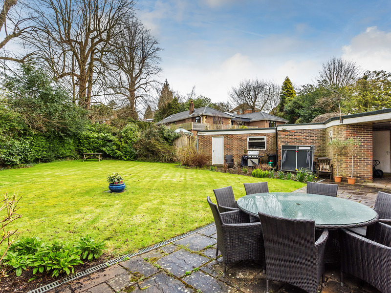 3 Bed Bungalow Detached For Sale in Reigate